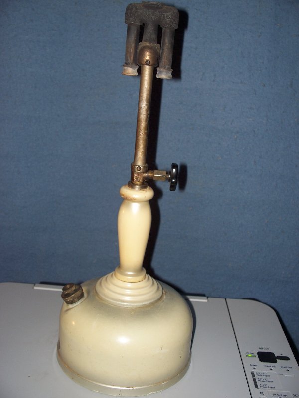 What's 'AMERICAN GAS MACHINE COMPANY SUN FLAME MODEL 3066' Worth? Picture