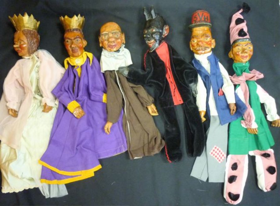 german handcarved wooden puppets  Picture 1