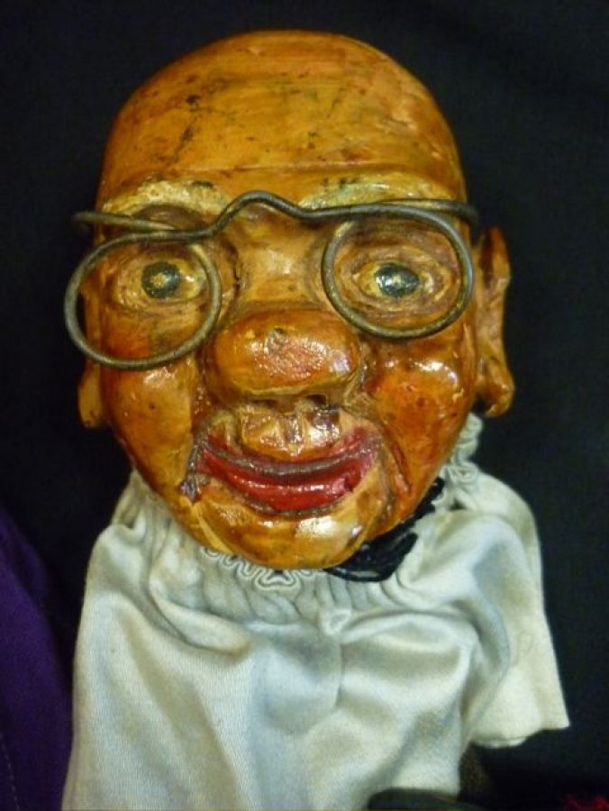 german handcarved wooden puppets  Picture 4