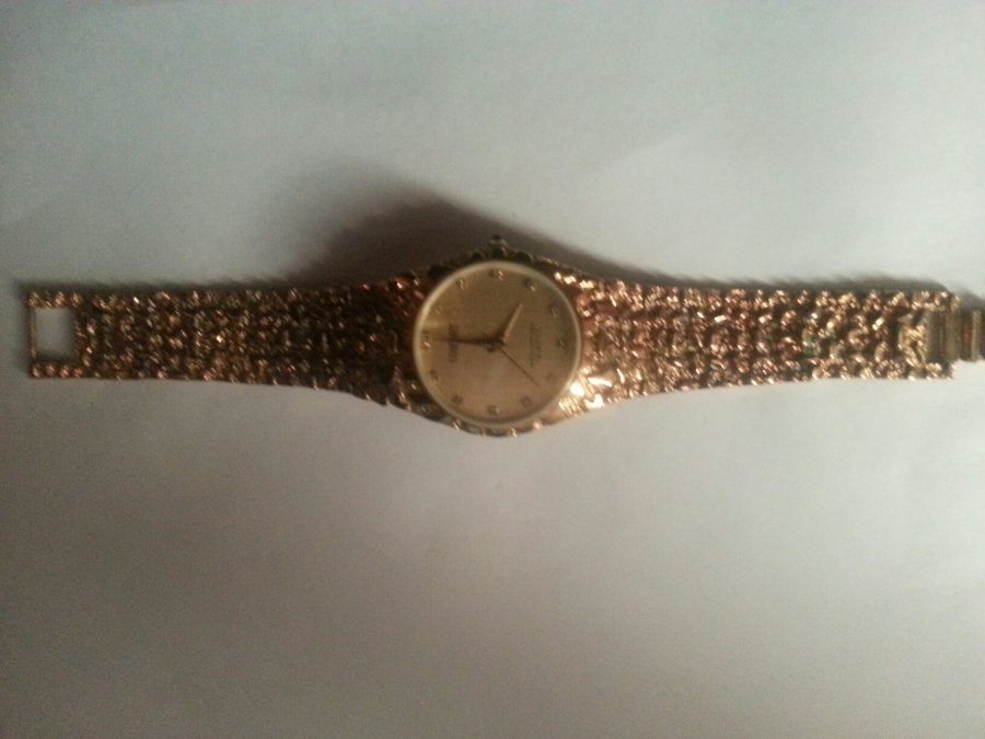 What's 'mens consort watch with diamonds numbers' Worth? Picture 1