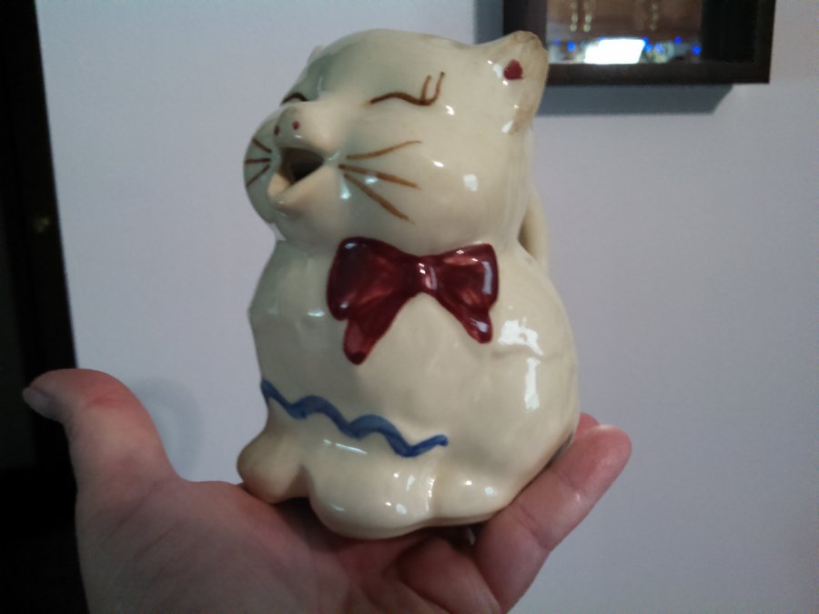 What's 'Vintage Shawnee Puss'n Boots Cat Creamer' Worth? Picture 2