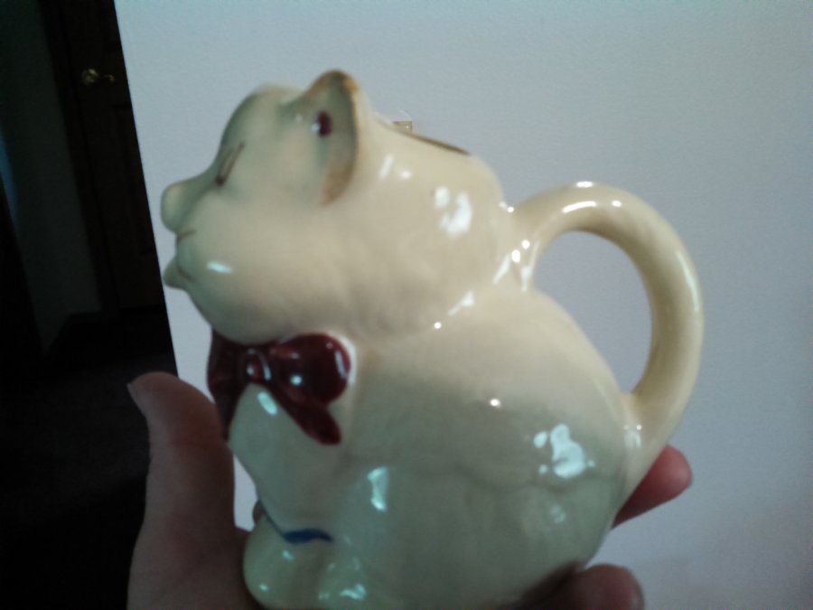 What's 'Vintage Shawnee Puss'n Boots Cat Creamer' Worth? Picture