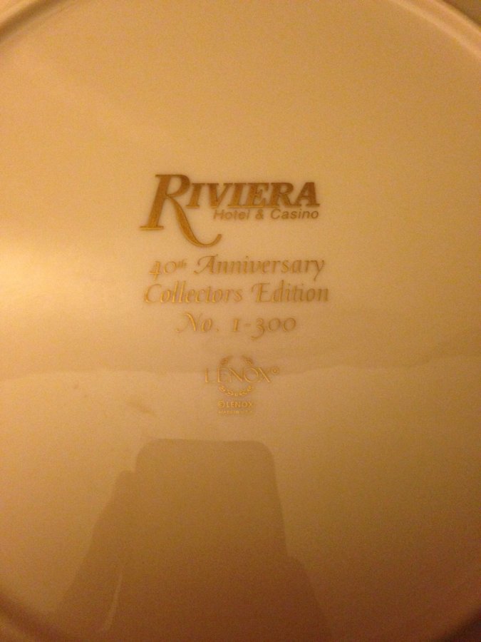 What's '40th anniversary Riviere Hotel and Casino gold trimmed Lenox No.1-300 collectors edition' Worth? Picture 2