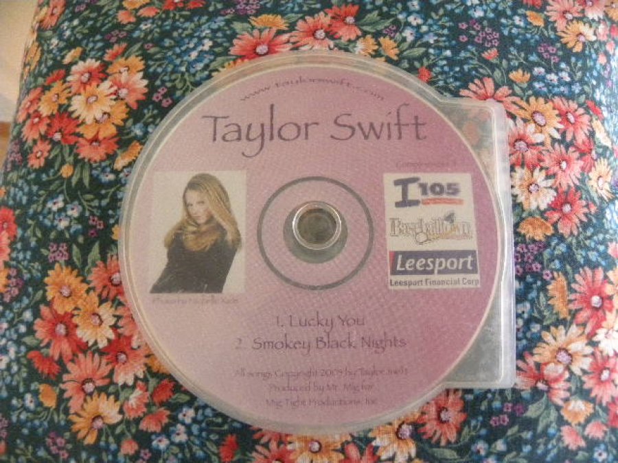 What's 'Taylor Swift 2003 original' Worth? Picture 1