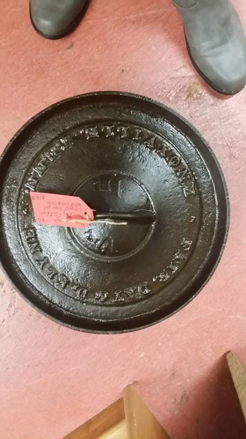 What's 'fair day & D. Klyne cast  iron dutch oven' Worth? Picture