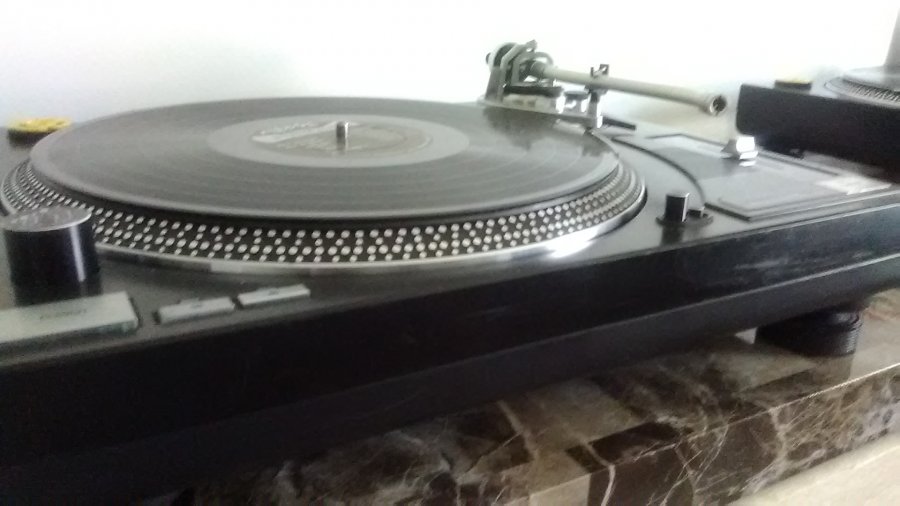 What's 'Lineartech dd 1700 phase 2 turntable' Worth? Picture