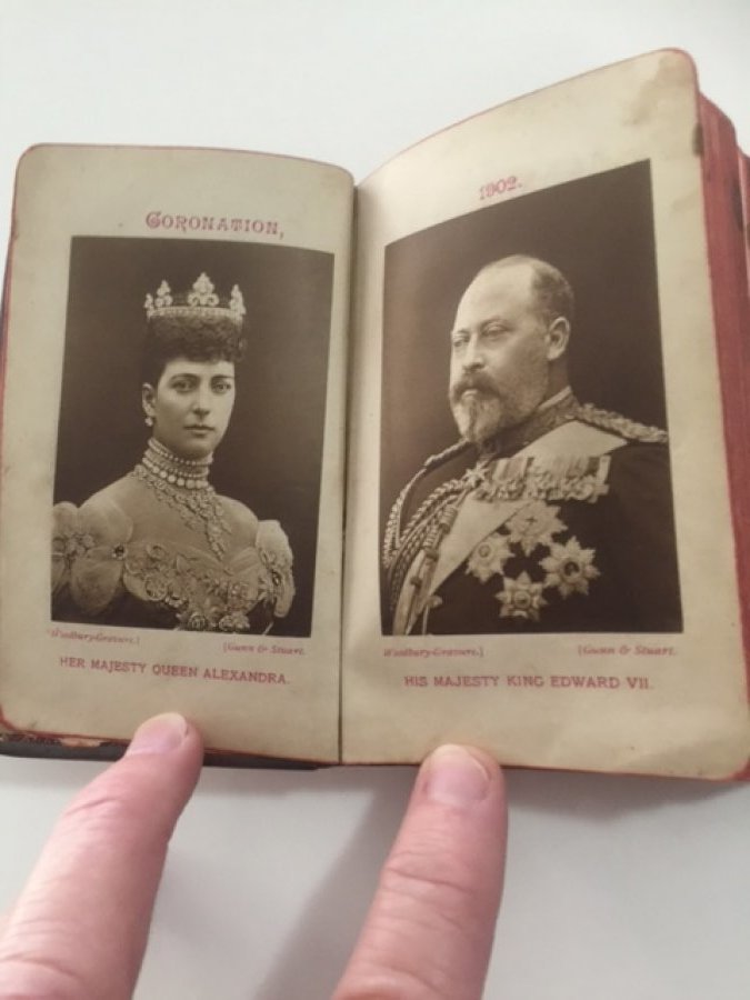 What's 'a souvenir of King Edward VII Queen Alexandra Coronation Hymn book 1902 metal cover' Worth? Picture 2