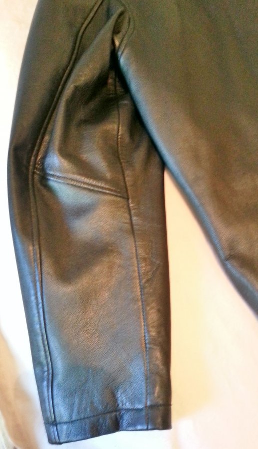 What's 'oscar leopold lambskin leather jacket large' Worth? Picture 3