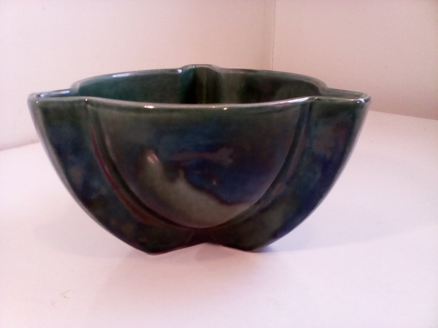 Vintage Hull Art Deco Vase/Planter Picture 1