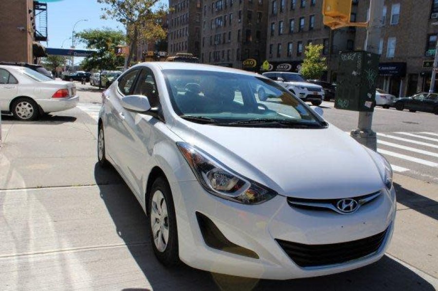 2016 Hyundai Elantra  fully option Picture 1