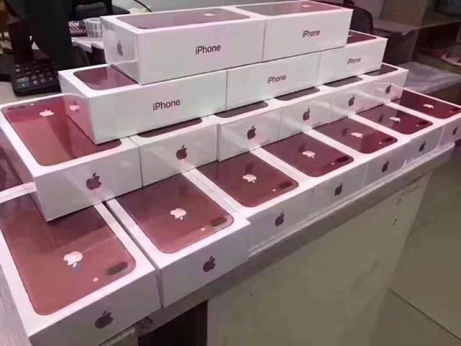 NEW Apple iPhone 7 Plus RED, Picture