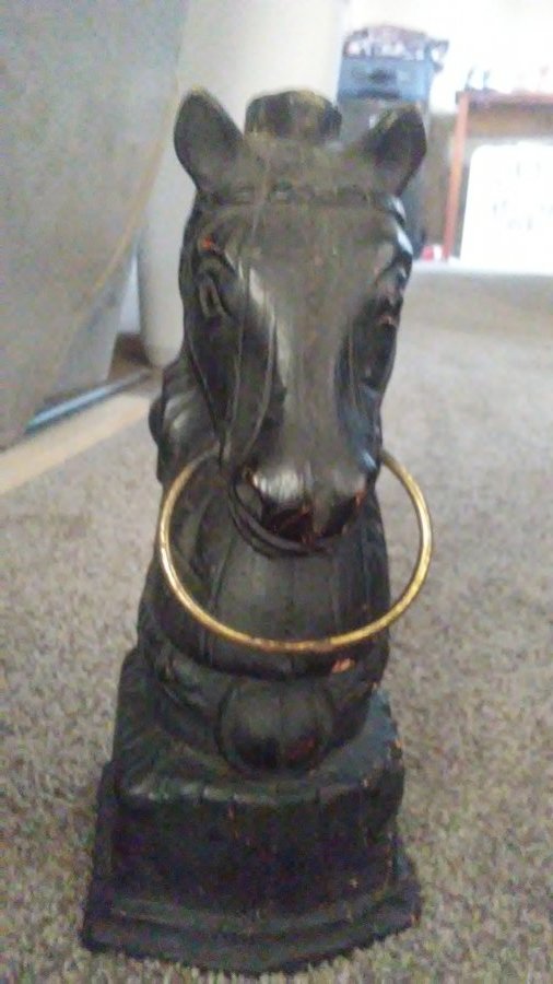 What's 'Cast iron horse head hitching post' Worth? review Antiques