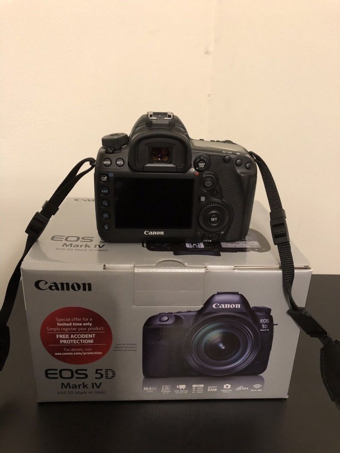 Canon EOS 5D Mark IV DSLR Camera  Picture 1